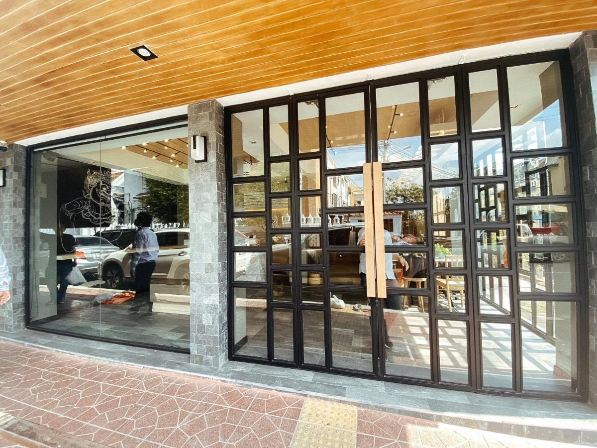 Yakthai Poshtel Bangkok Eksteriør bilde